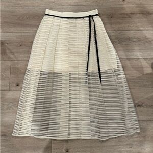 EB Luxe Los Angeles Tulle Skirt  With Black Ribbon size Large Runs Small